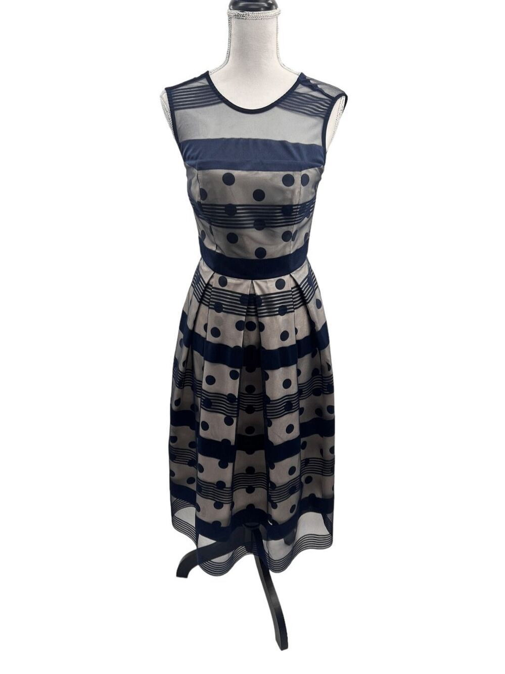 J. Peterman  sleeveless fully lined polka dot a line dress size 4 - Picture 5 of 16